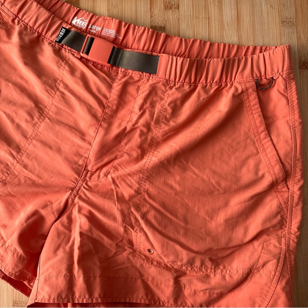 REI ⛏️ Orange Buckle Shorts